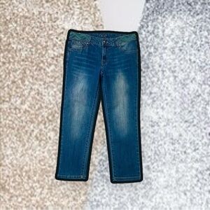Caché Vintage Y2K Medium Wash Denim Capris with Turquoise Braided Stitch Waist 4